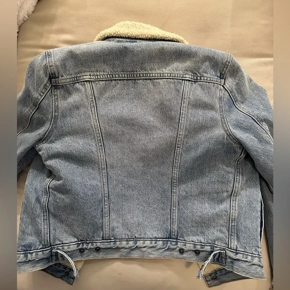 Levi’s Original Sherpa Trucker Jean Jacket - Picture 3 of 8